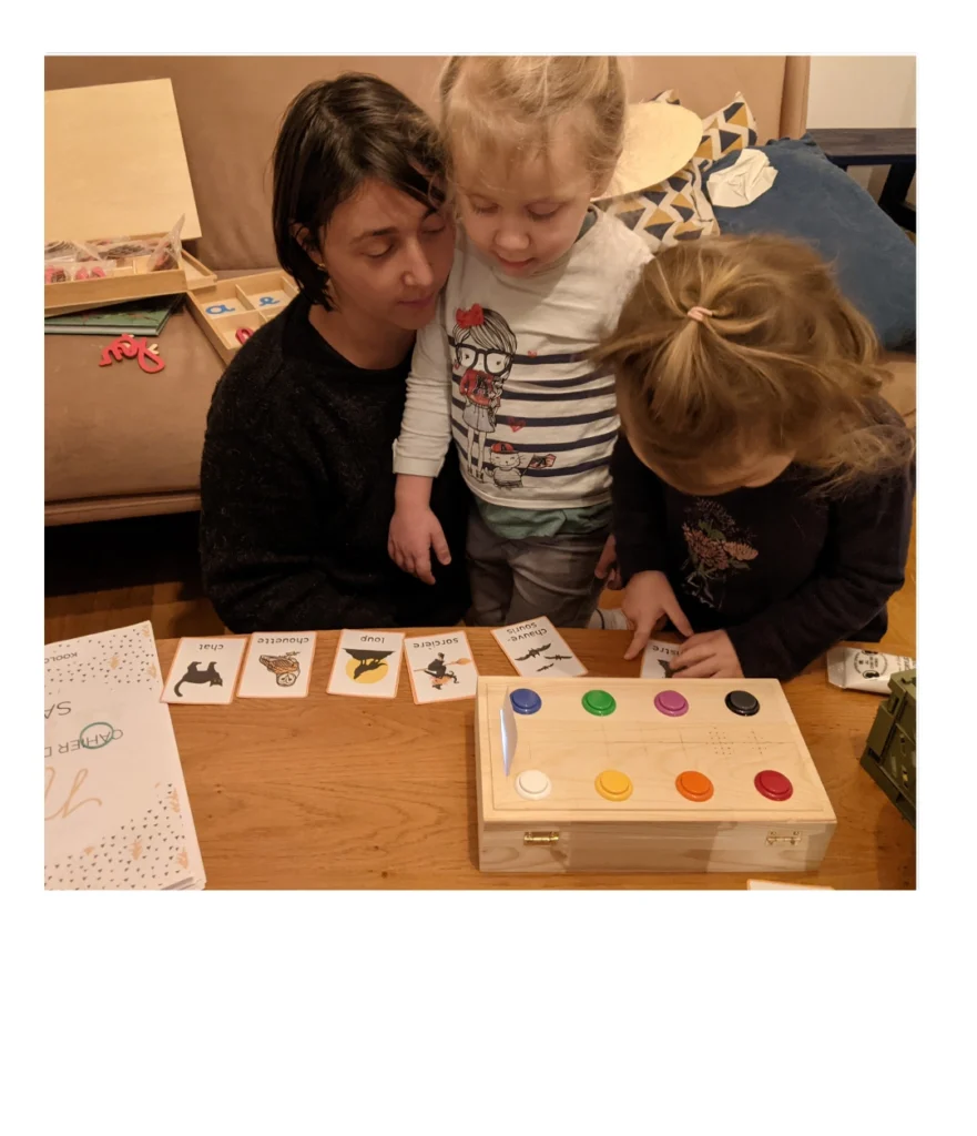 polaroide noemie avec ses 2 filles